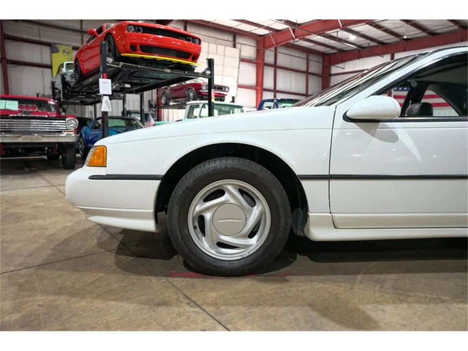 1993 Ford Thunderbird 10th Gen - Image 3 of 31