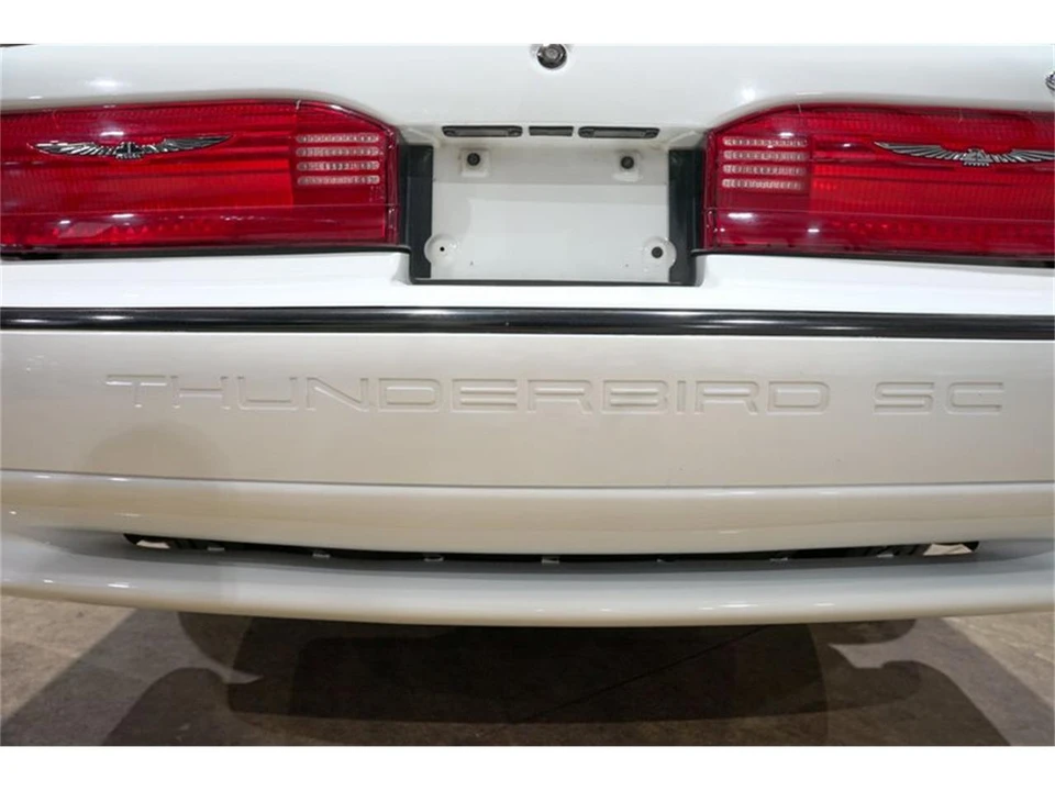 1993 Ford Thunderbird 10th Gen - Image 23 of 31