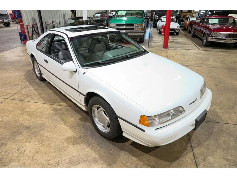 1993 Ford Thunderbird 10th Gen - Image 14 of 31