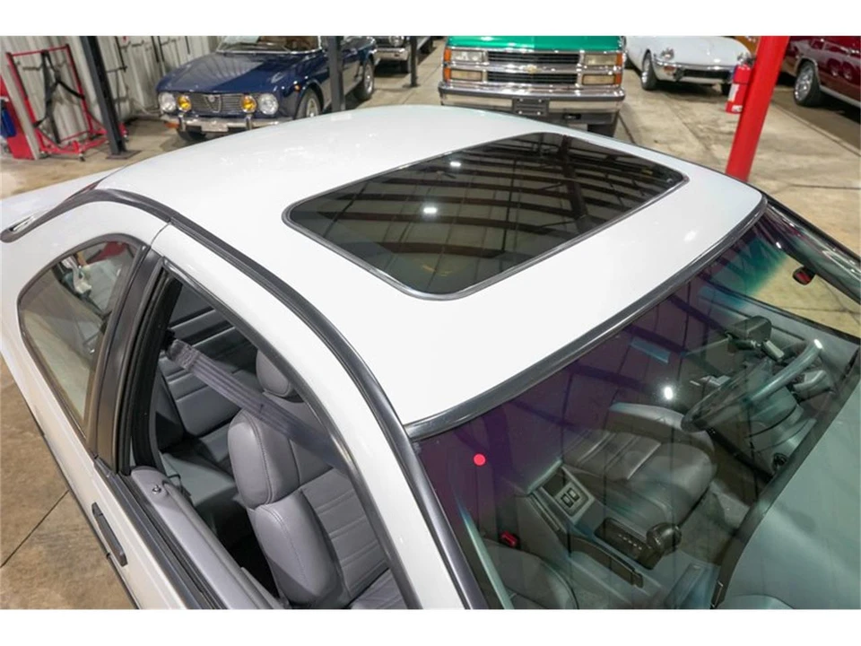 1993 Ford Thunderbird 10th Gen - Image 19 of 31