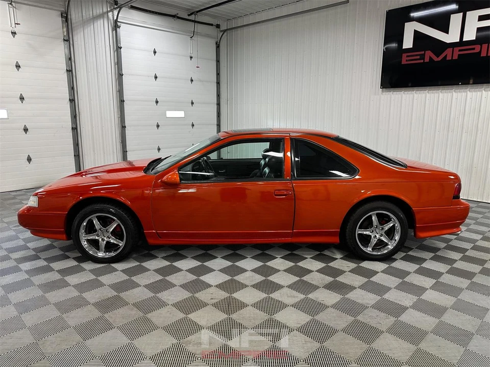 1993 Ford Thunderbird 10th Gen - Image 2 of 31