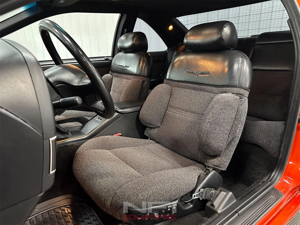 1993 Ford Thunderbird 10th Gen - Image 24 of 31