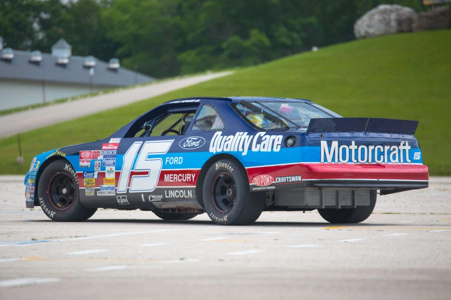 1993 Ford Thunderbird 10th Gen - Image 3 of 12