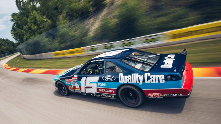1993 Ford Thunderbird 10th Gen - Image 10 of 12