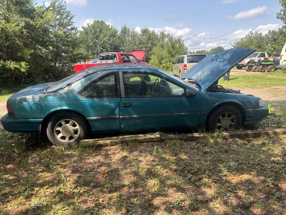 1993 Ford Thunderbird 10th Gen - Image 3 of 7