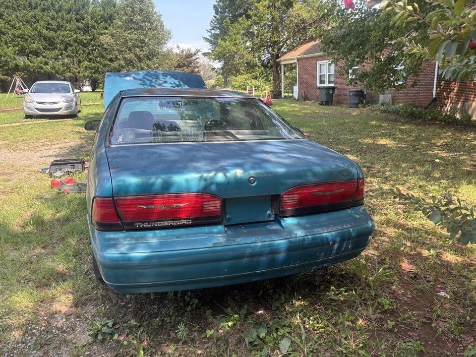 1993 Ford Thunderbird 10th Gen - Image 4 of 7