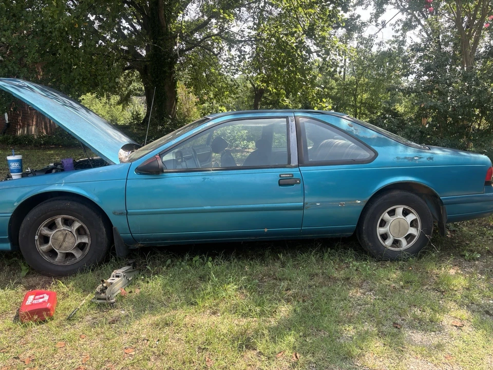 1993 Ford Thunderbird 10th Gen - Image 2 of 7