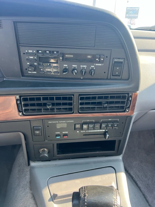 1993 Ford Thunderbird 10th Gen - Image 15 of 25