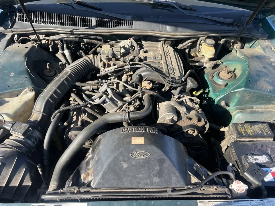 1993 Ford Thunderbird 10th Gen - Image 22 of 25