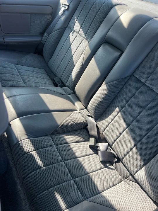 1993 Ford Thunderbird 10th Gen - Image 18 of 25