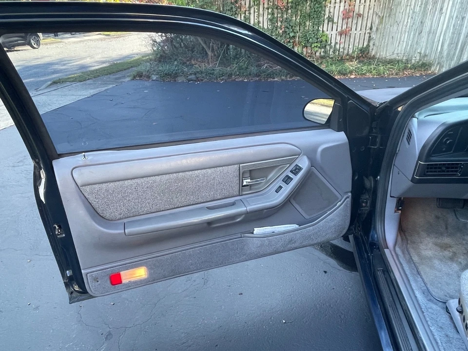 1993 Ford Thunderbird 9th Gen - Image 6 of 20