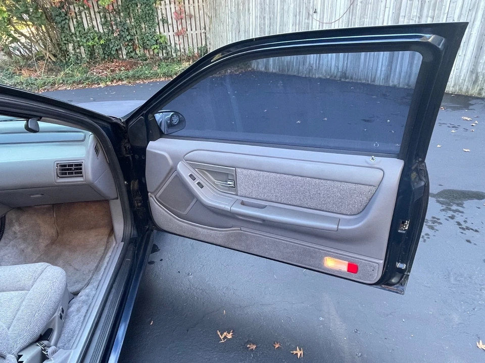 1993 Ford Thunderbird 9th Gen - Image 16 of 20