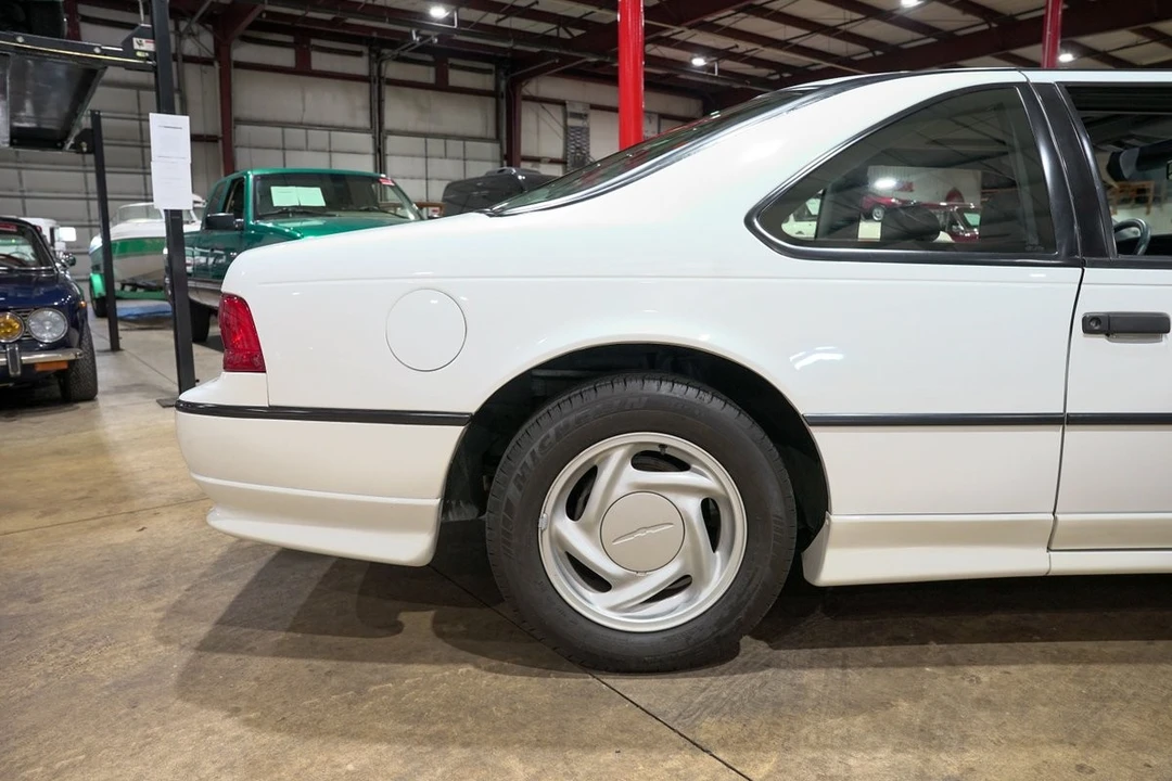 1993 Ford Thunderbird 10th Gen - Image 6 of 10