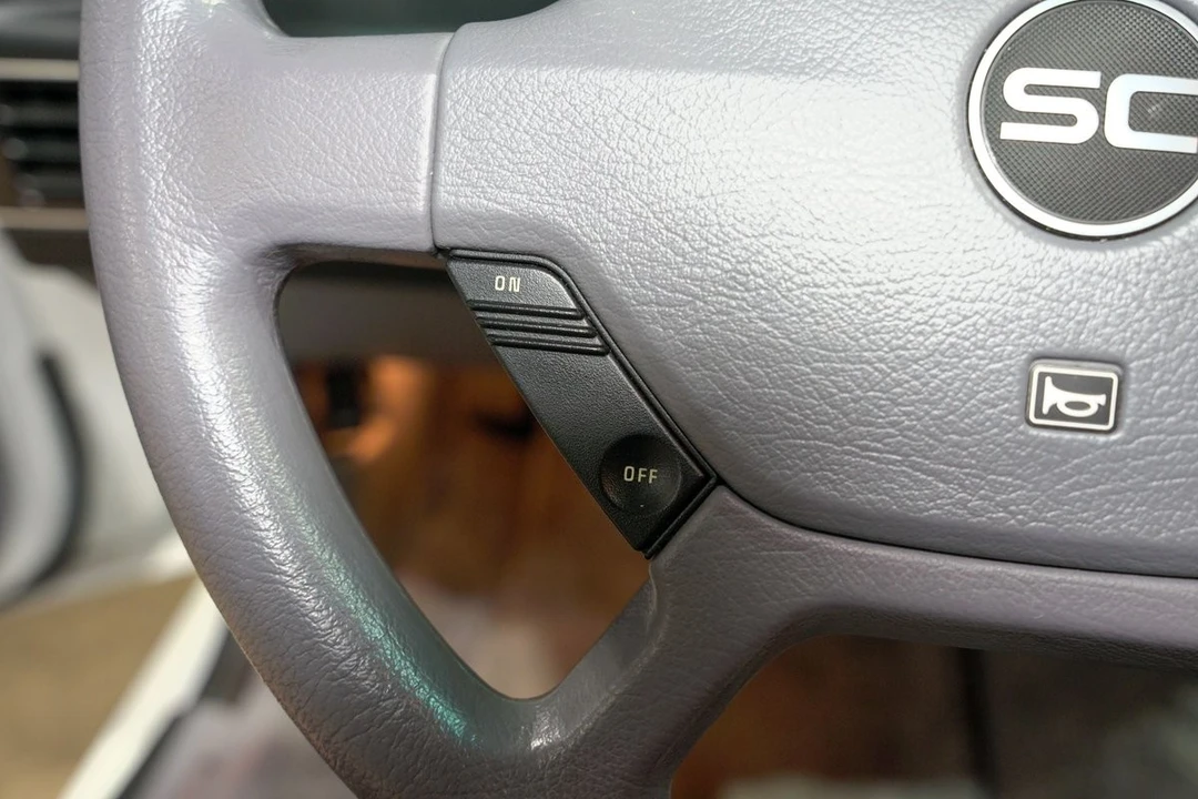 1993 Ford Thunderbird 10th Gen - Image 22 of 31