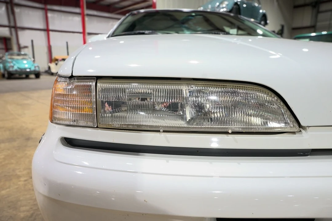 1993 Ford Thunderbird 10th Gen - Image 16 of 31