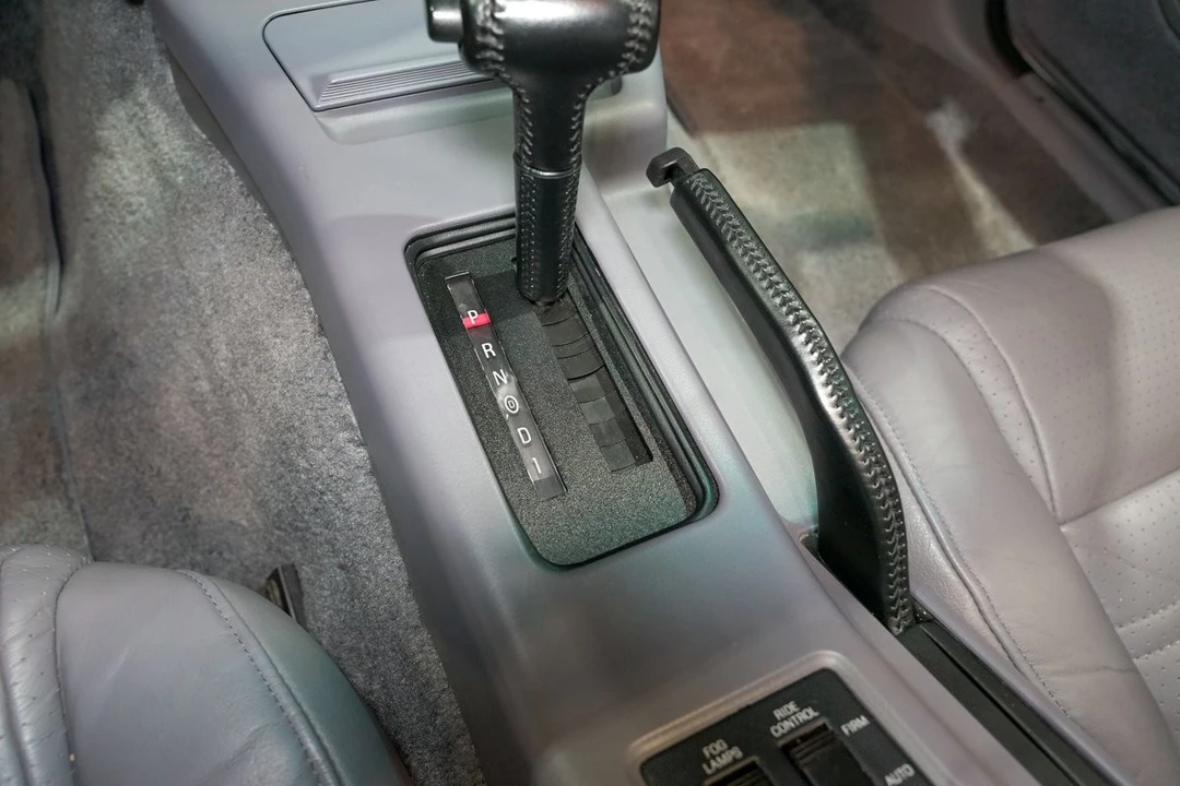 1993 Ford Thunderbird 10th Gen - Image 27 of 31