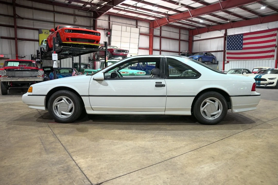 1993 Ford Thunderbird 10th Gen - Image 4 of 31