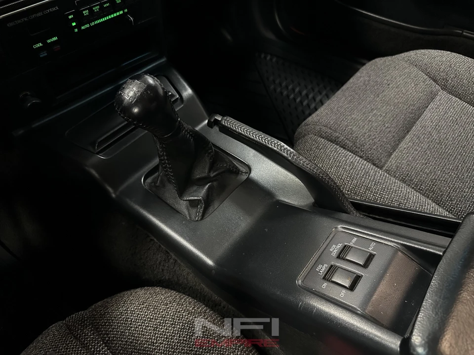 1993 Ford Thunderbird 10th Gen - Image 29 of 31