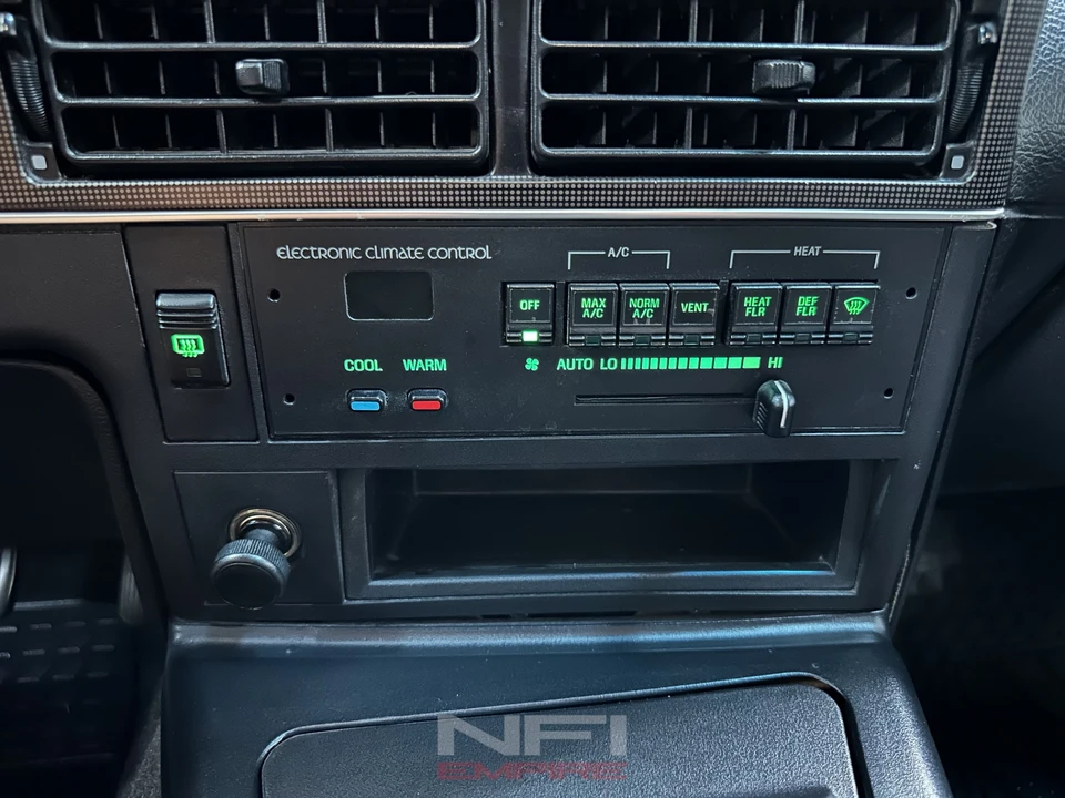 1993 Ford Thunderbird 10th Gen - Image 28 of 31