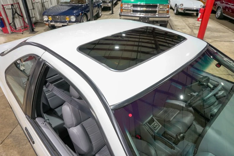 1993 Ford Thunderbird - Image 20 of 31