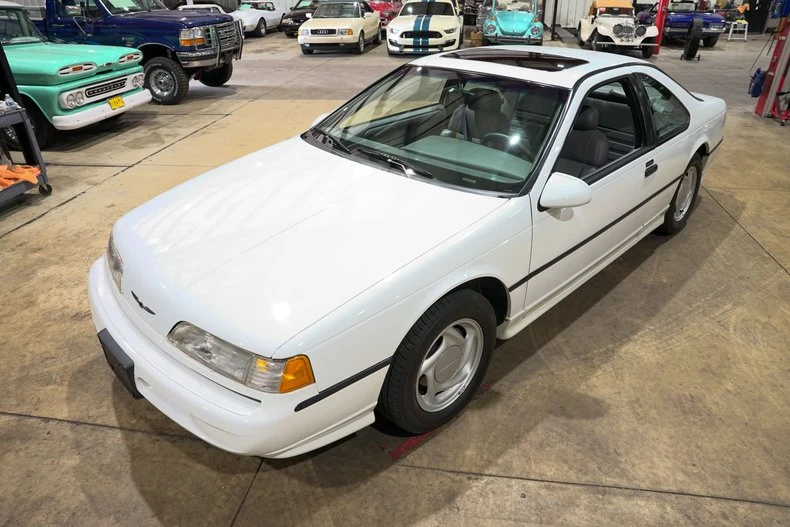 1993 Ford Thunderbird - Image 16 of 31
