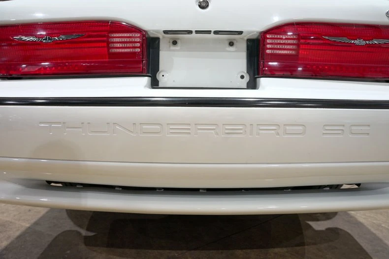 1993 Ford Thunderbird - Image 24 of 31