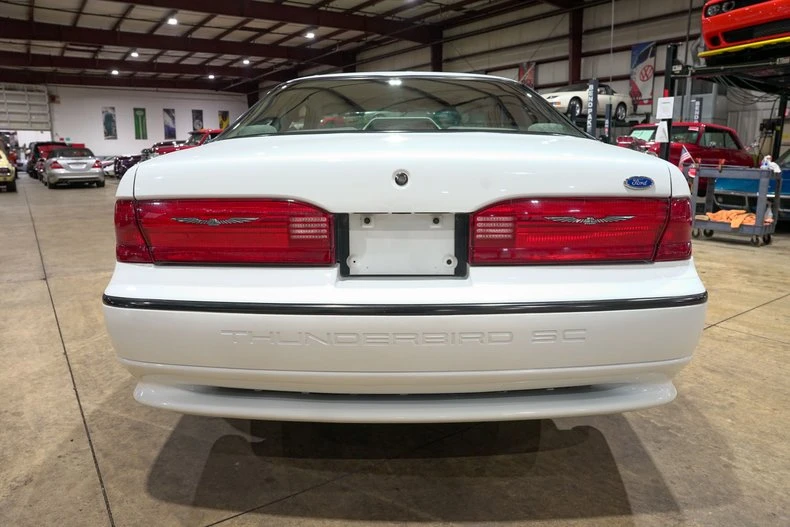 1993 Ford Thunderbird - Image 8 of 31