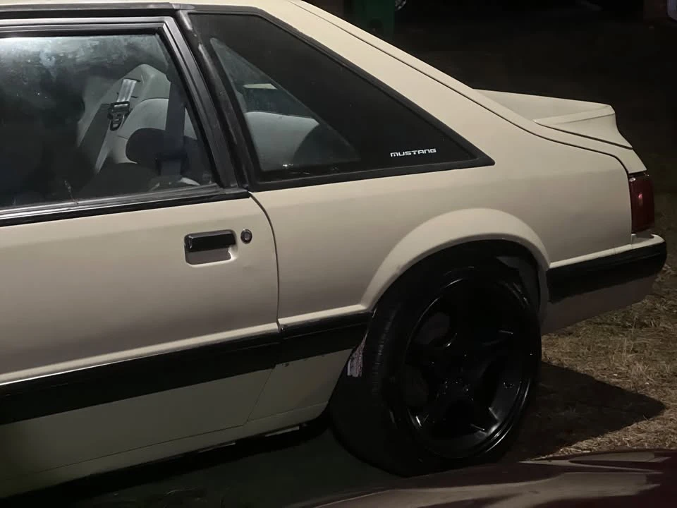 1993 Ford Mustang 3rd Gen - Image 9 of 17