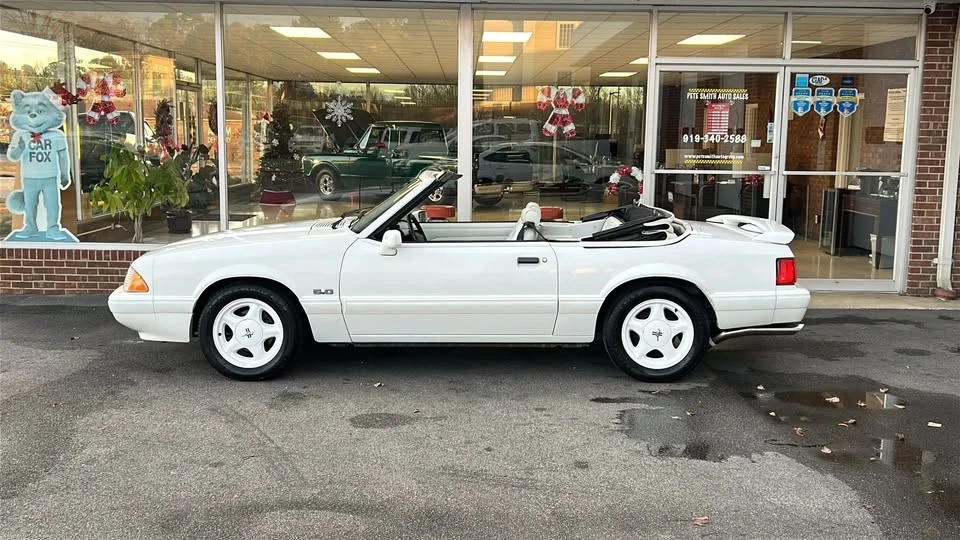 1993 Ford Mustang 3rd Gen - Image 9 of 20