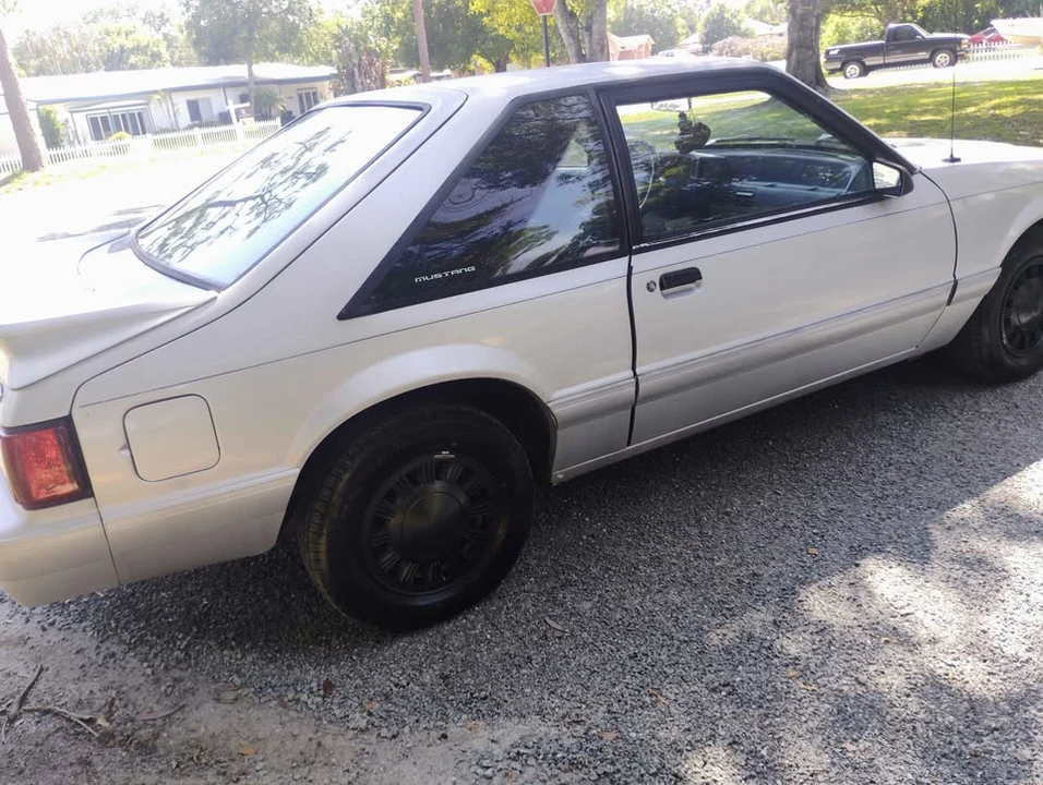 1993 Ford Mustang 3rd Gen - Image 9 of 13