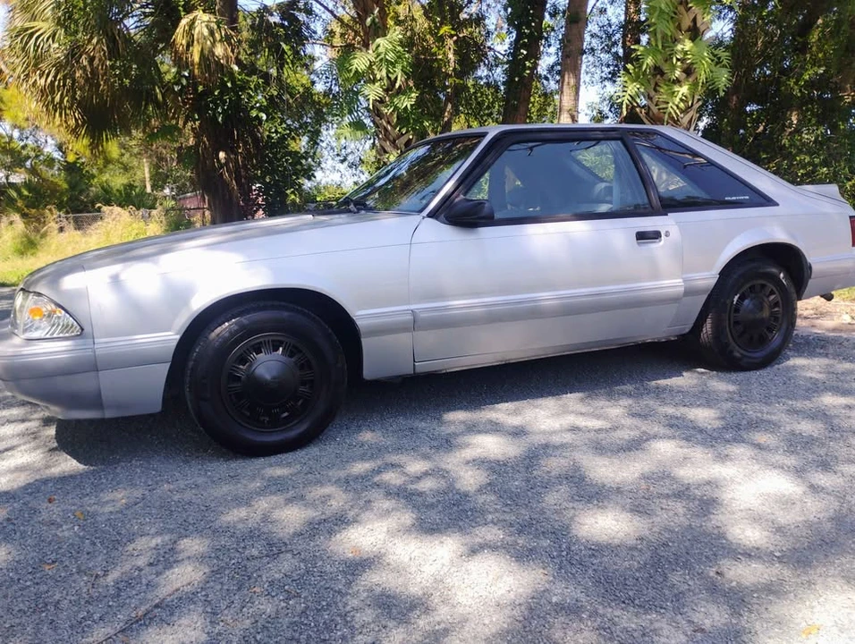 1993 Ford Mustang 3rd Gen - Image 2 of 13