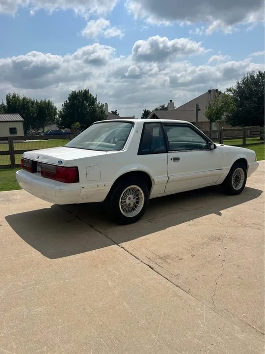 1993 Ford Mustang 3rd Gen - Image 5 of 15