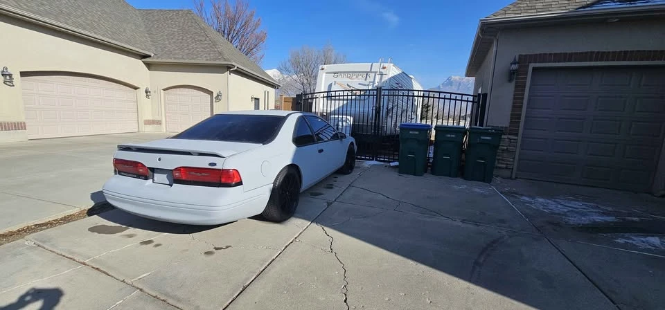 1993 Ford Thunderbird 9th Gen - Image 4 of 7