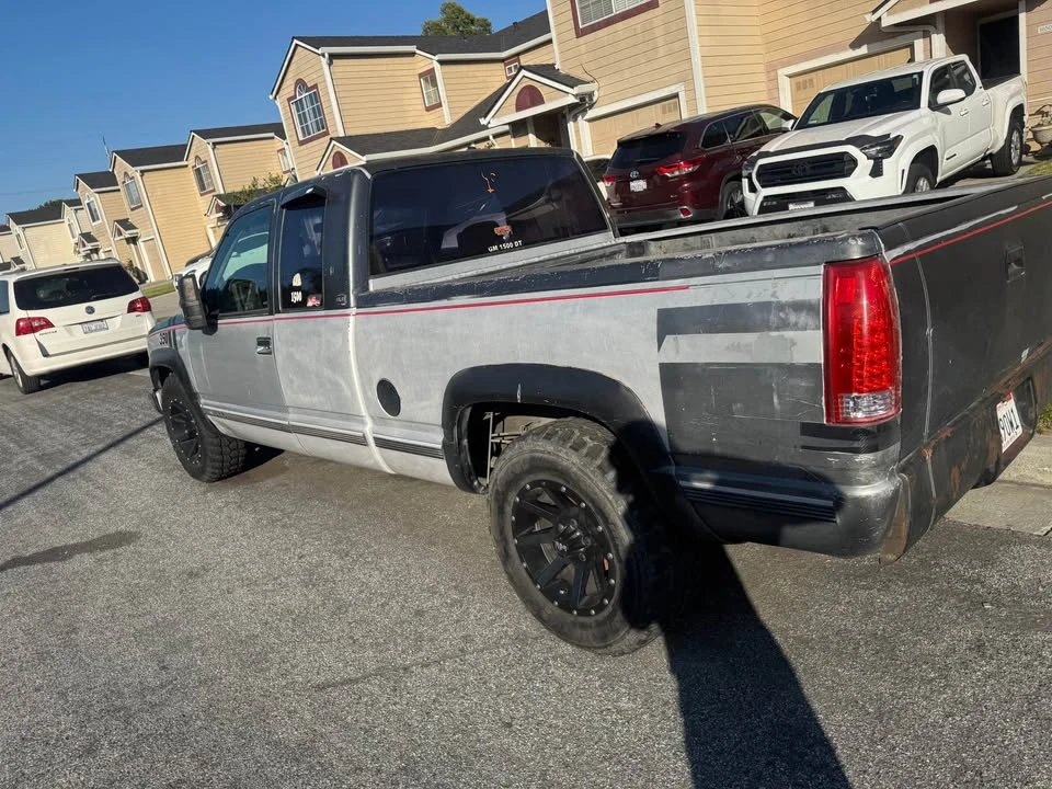 1993 GMC C/K - Image 2 of 6