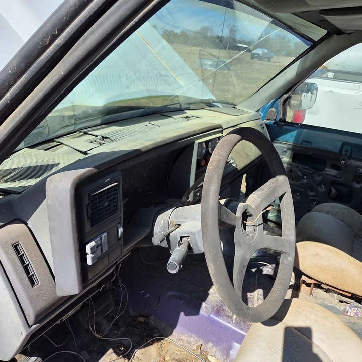 1993 GMC C/K - Image 3 of 15