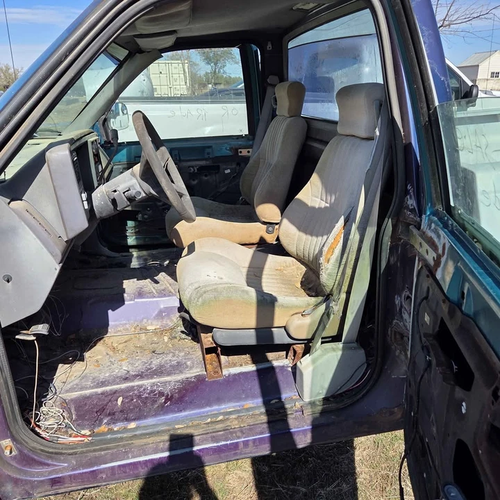 1993 GMC C/K - Image 5 of 15