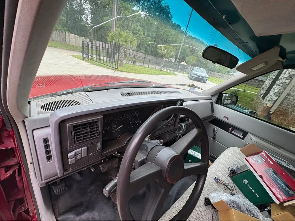 1993 GMC Sierra 1st Gen - Image 5 of 6