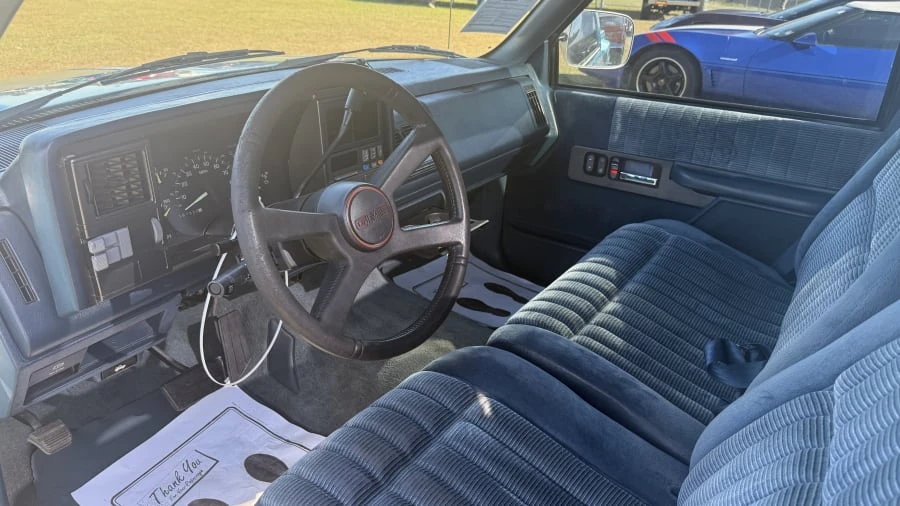 1993 GMC Sierra 1st Gen - Image 7 of 10