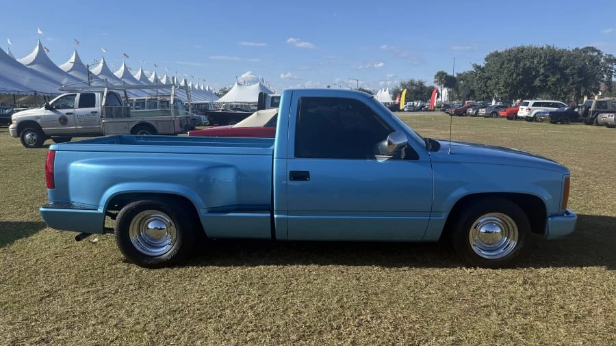 1993 GMC Sierra 1st Gen - Image 2 of 10