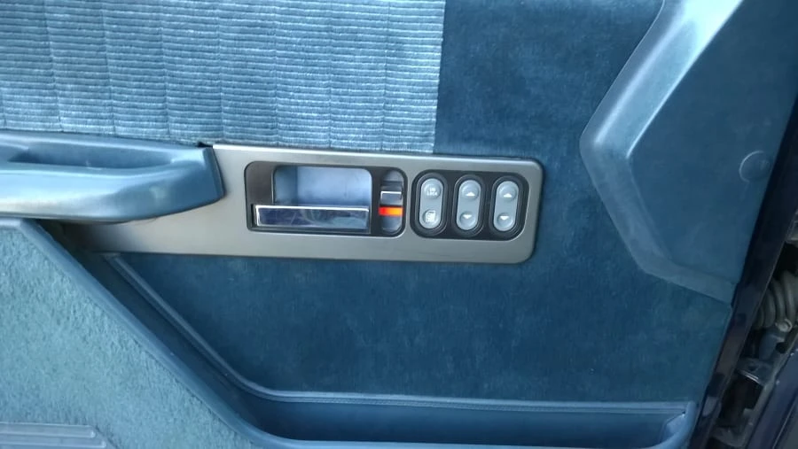 1993 GMC Sierra 1st Gen - Image 6 of 9