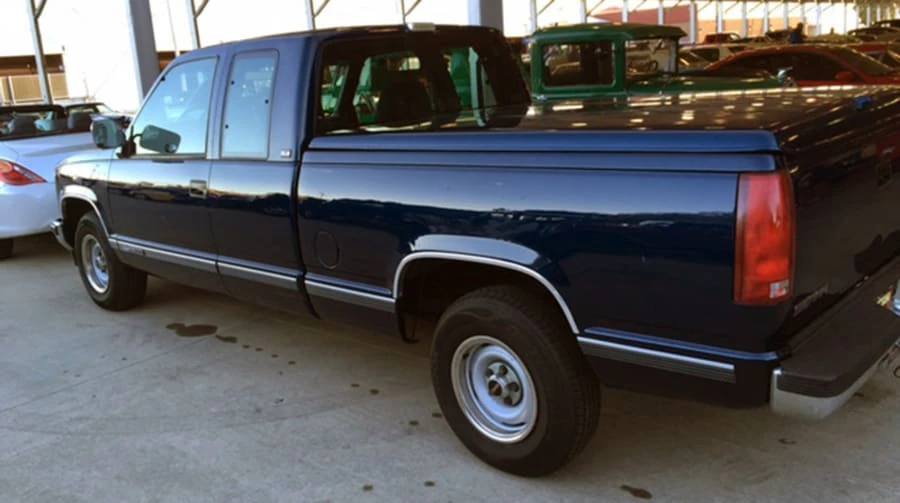 1993 GMC Sierra 1st Gen - Image 2 of 3