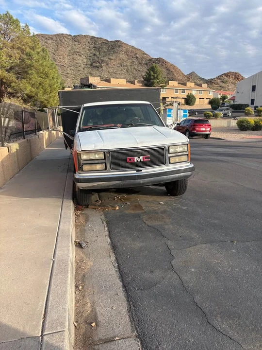 1993 GMC C/K - Image 2 of 12