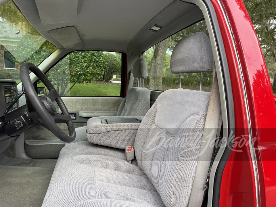 1993 GMC Sierra 1st Gen - Image 9 of 30