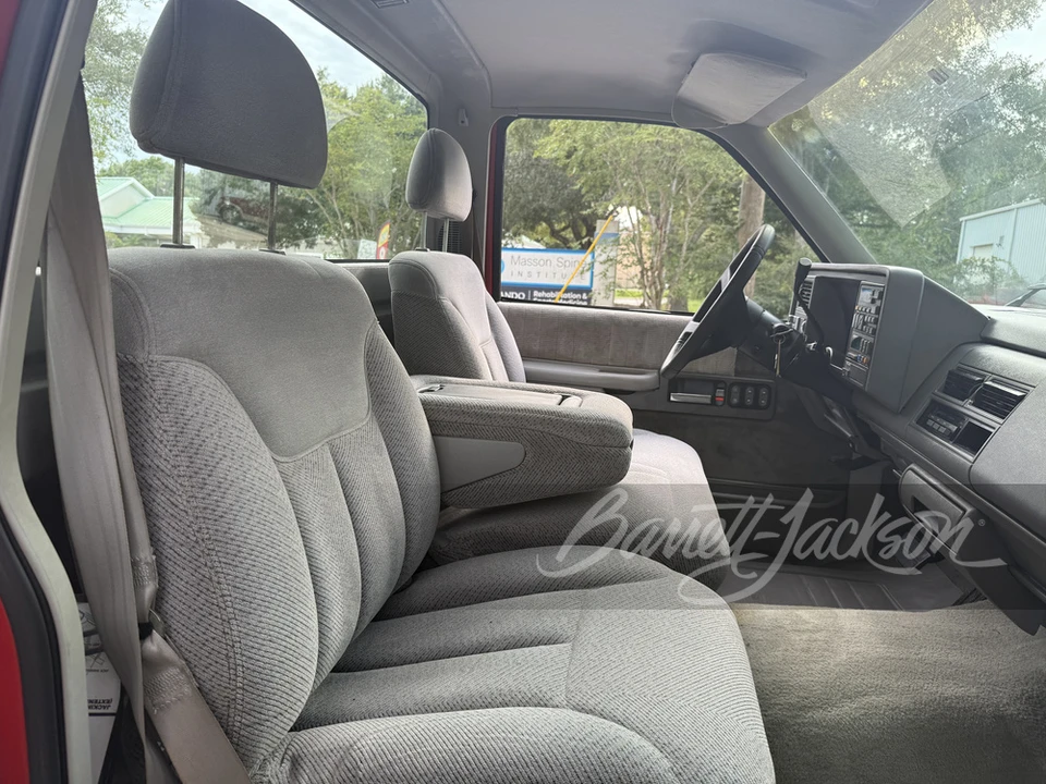 1993 GMC Sierra 1st Gen - Image 10 of 30