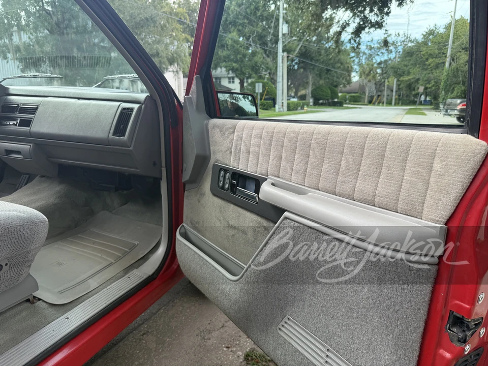 1993 GMC Sierra 1st Gen - Image 11 of 30