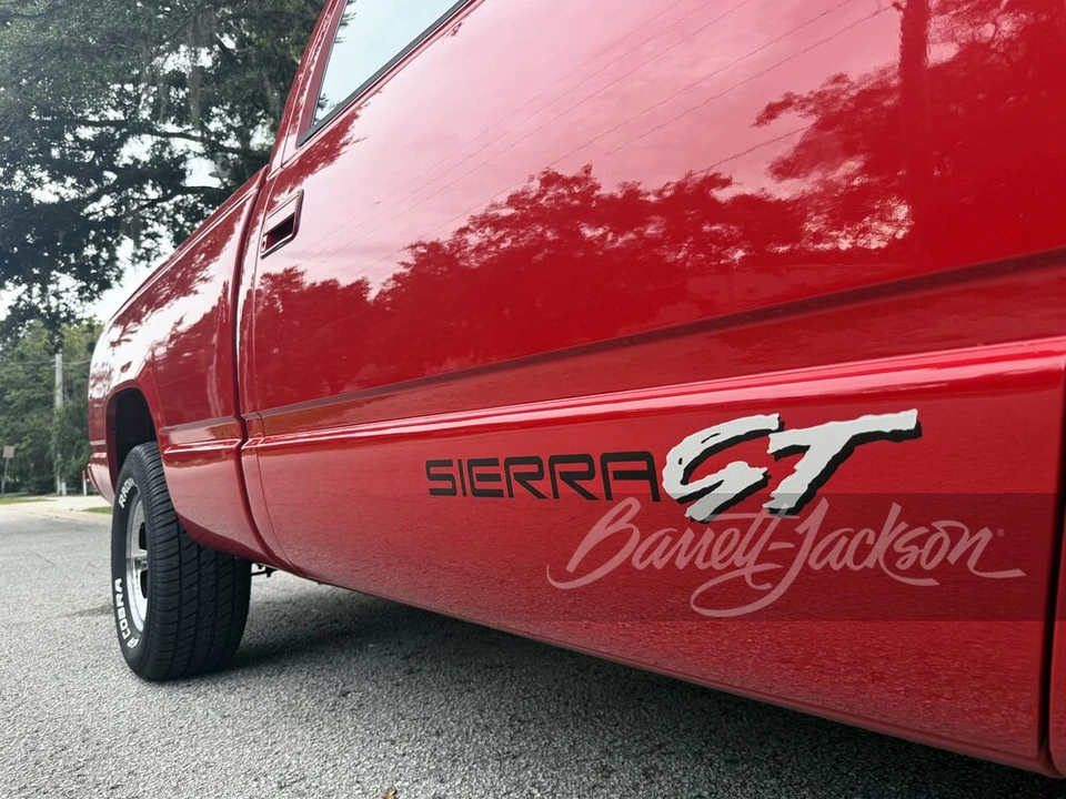 1993 GMC Sierra 1st Gen - Image 28 of 30