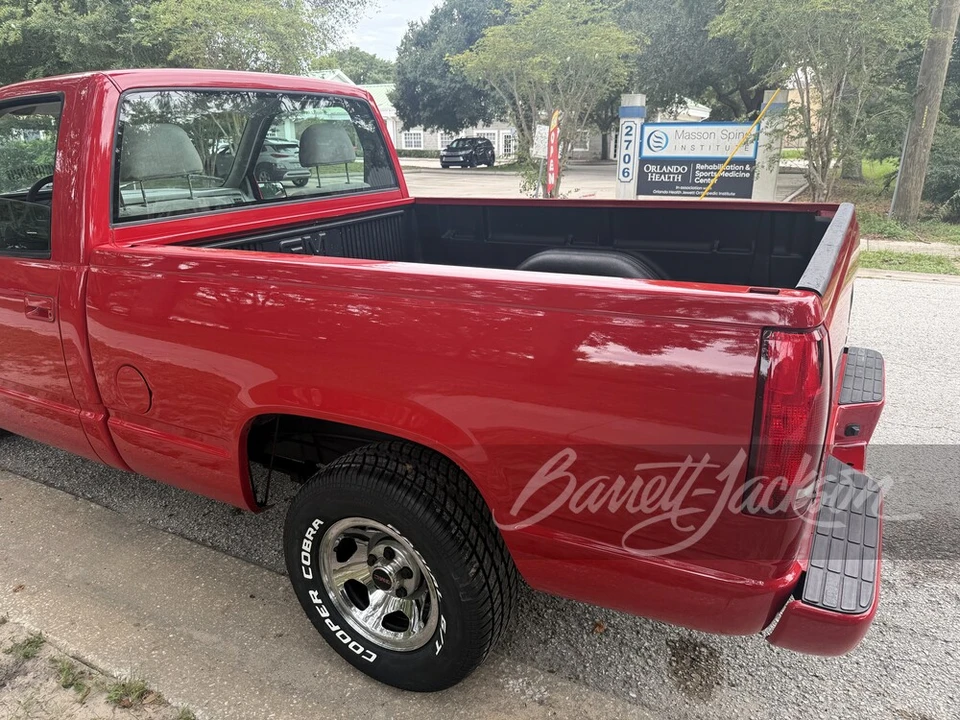 1993 GMC Sierra 1st Gen - Image 29 of 30