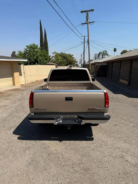1993 GMC Sierra 1st Gen - Image 2 of 7