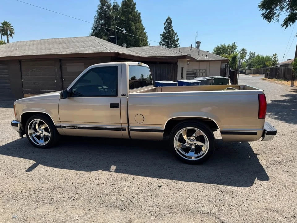 1993 GMC Sierra 1st Gen - Image 3 of 7
