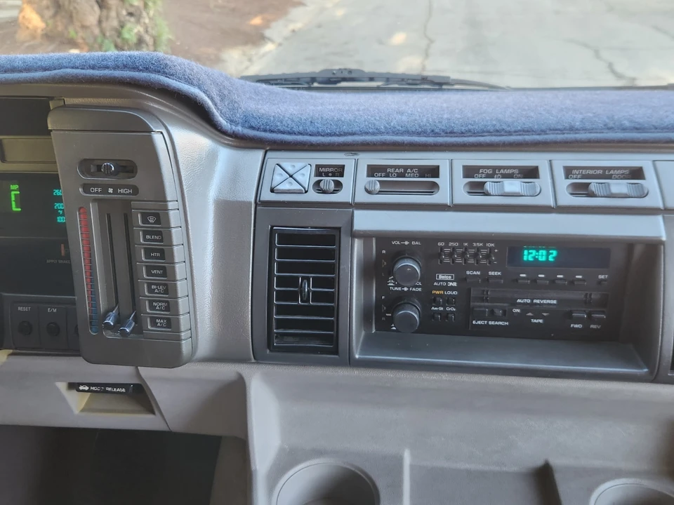 1993 GMC G-series Van - Image 16 of 19